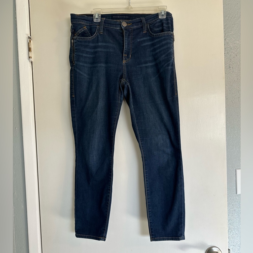 ⚡️5 for $25! Rock & Republic denim with side zipper detail